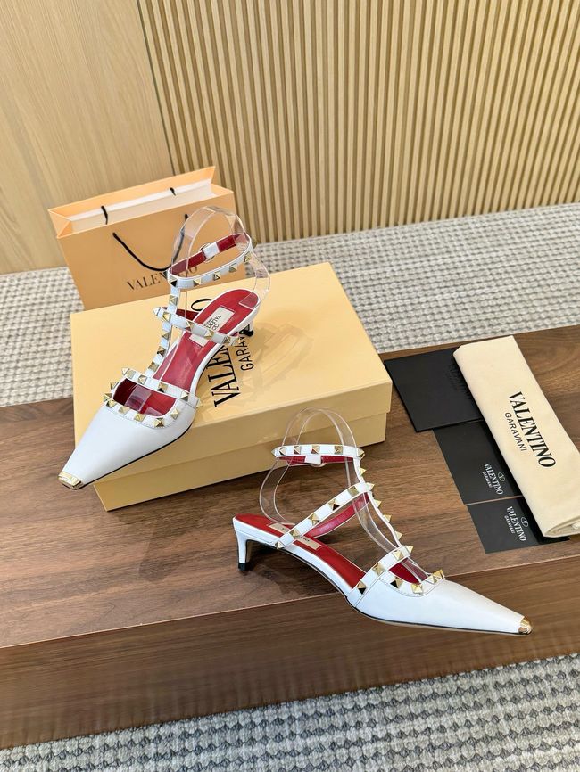 Valentino ROCKSTUD lambskin high heels 4cm 65052-5 Valentino ROCKSTUD lambskin high heels 4cm 65052-5