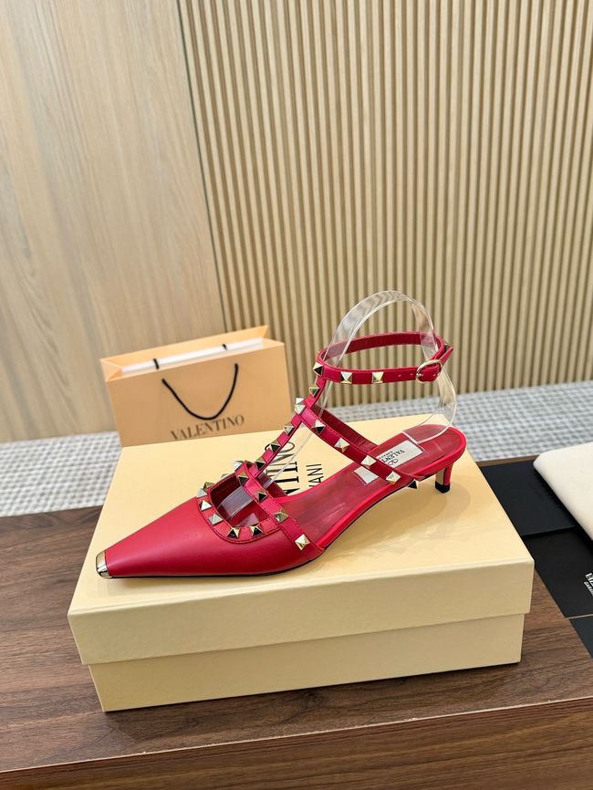 Valentino ROCKSTUD lambskin high heels 4cm 65052-1 Valentino ROCKSTUD lambskin high heels 4cm 65052-1