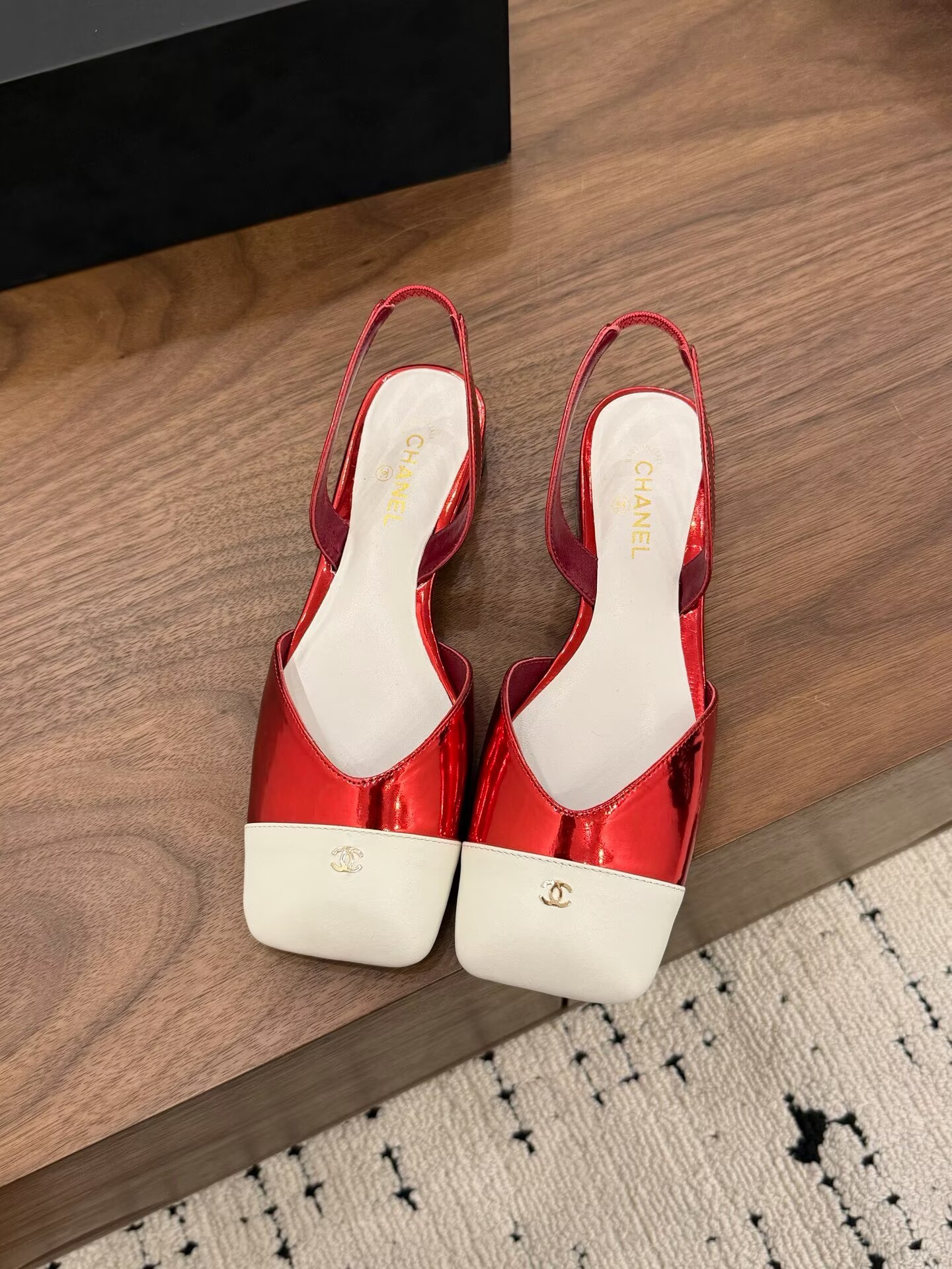 Chanel Pumps Lambskin Flat Shoes G47188 White&Red Chanel Pumps Lambskin Flat Shoes G47188 White&Red