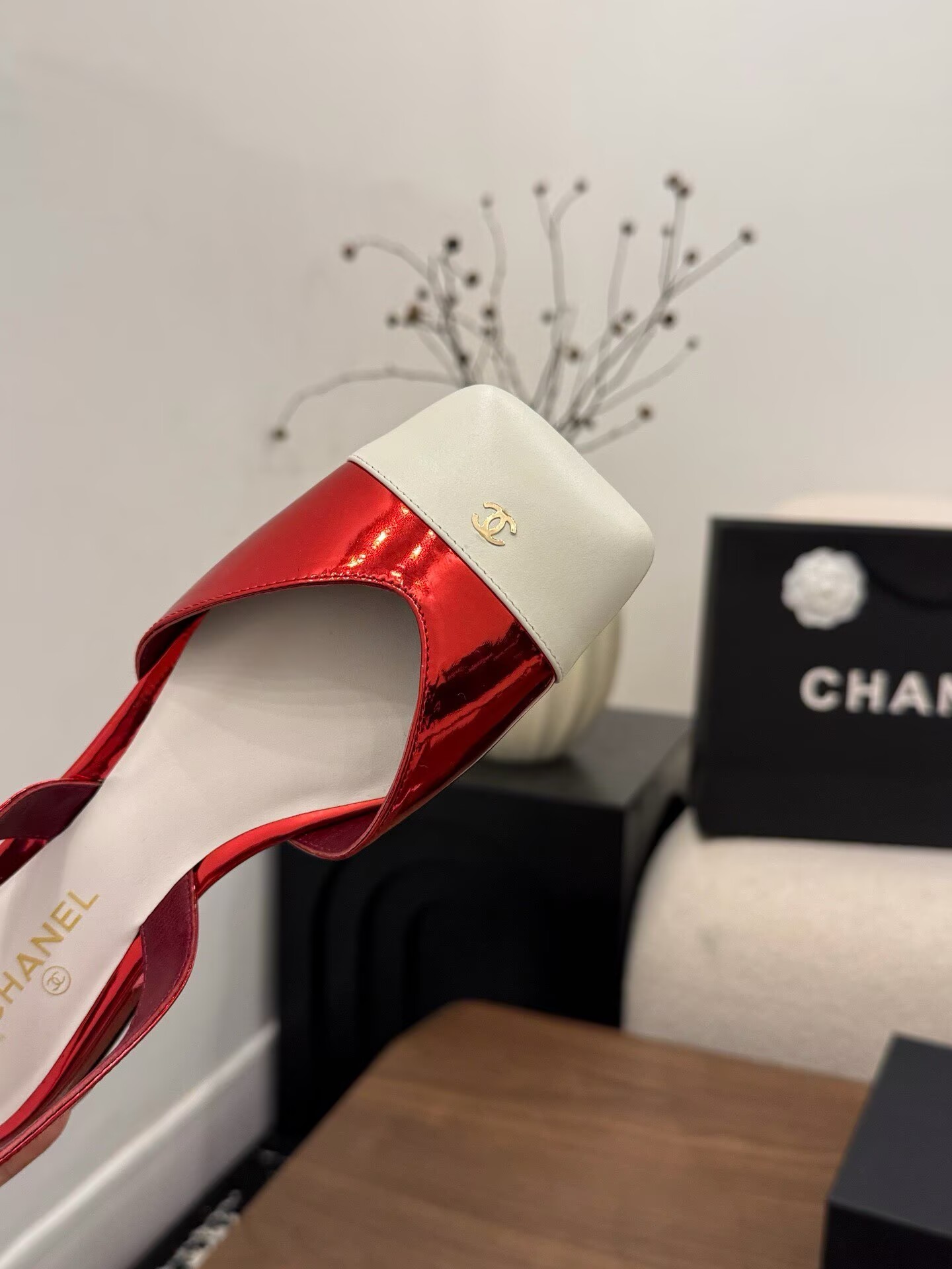 Chanel Pumps Lambskin Flat Shoes G47188 White&Red Chanel Pumps Lambskin Flat Shoes G47188 White&Red