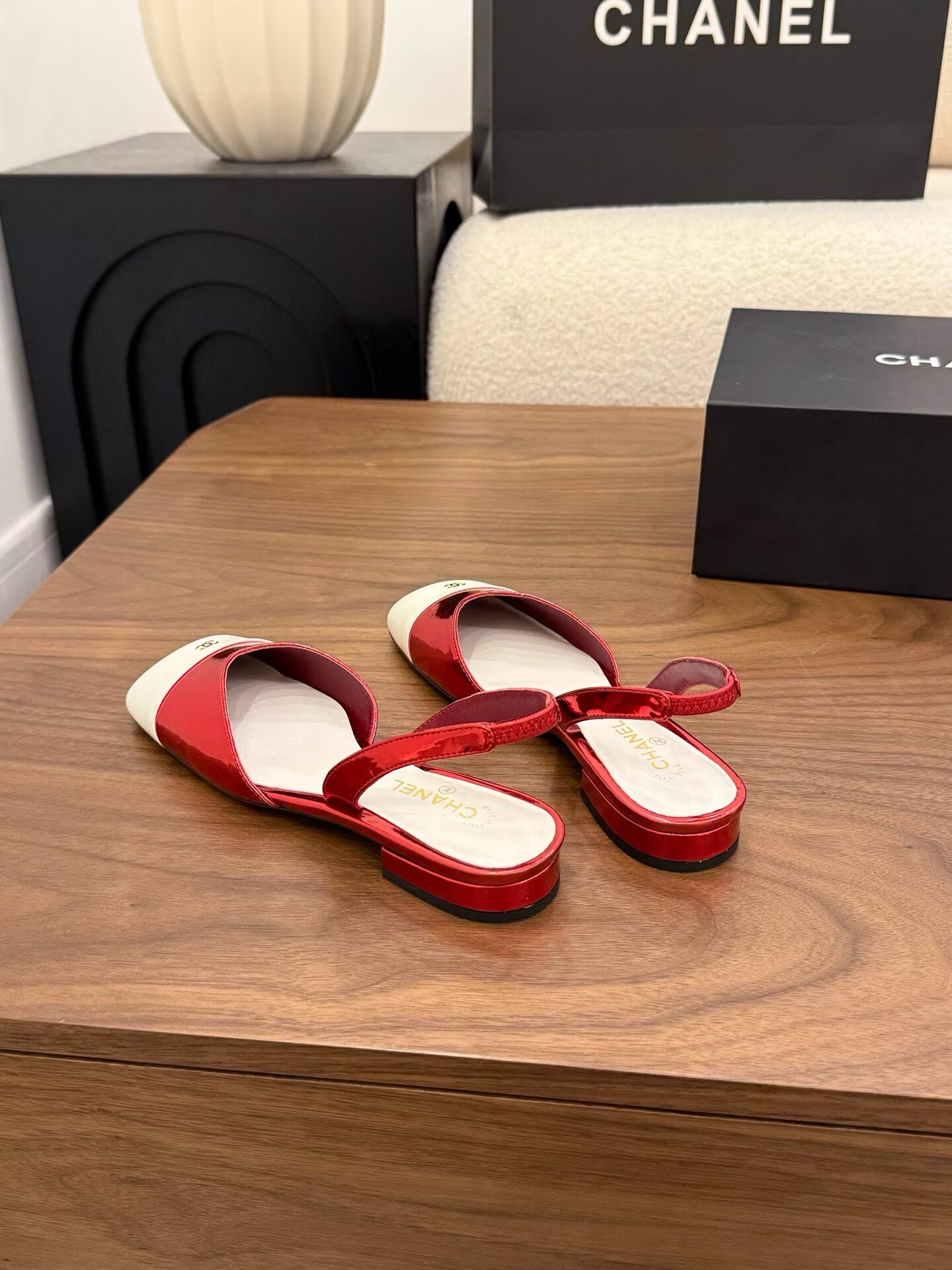 Chanel Pumps Lambskin Flat Shoes G47188 White&Red Chanel Pumps Lambskin Flat Shoes G47188 White&Red