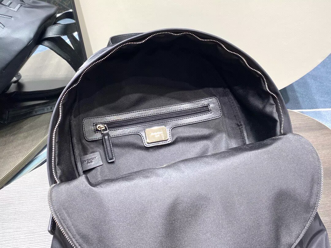 Givenchy Backpack G53012 Black Givenchy Backpack G53012 Black