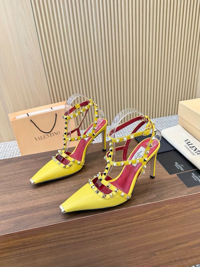Valentino ROCKSTUD lambskin high heels 10cm 65053-4 Valentino ROCKSTUD lambskin high heels 10cm 65053-4