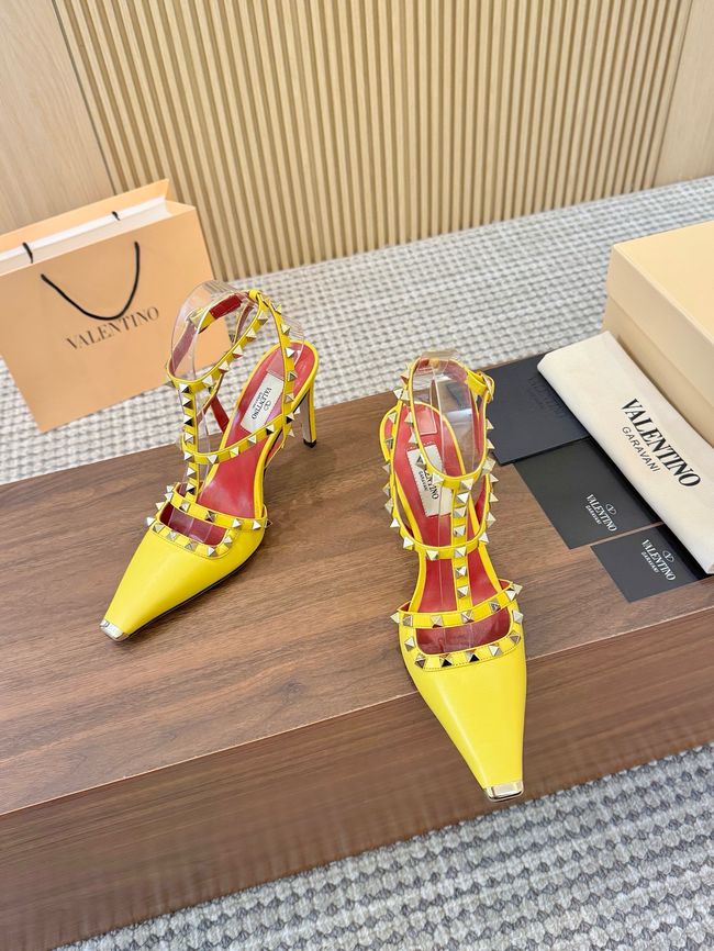 Valentino ROCKSTUD lambskin high heels 10cm 65053-4 Valentino ROCKSTUD lambskin high heels 10cm 65053-4