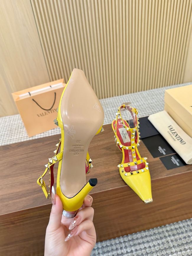 Valentino ROCKSTUD lambskin high heels 10cm 65053-4 Valentino ROCKSTUD lambskin high heels 10cm 65053-4