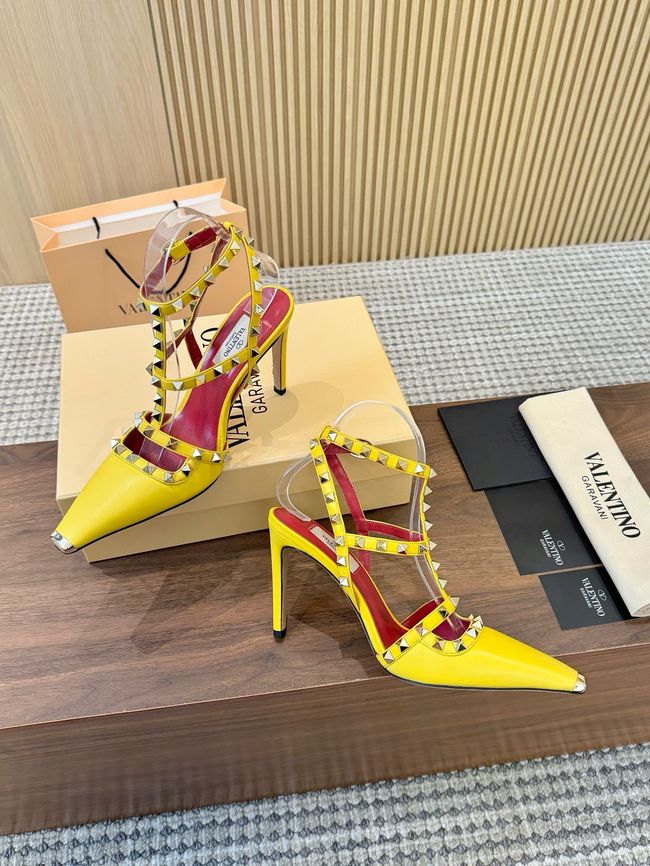 Valentino ROCKSTUD lambskin high heels 10cm 65053-4 Valentino ROCKSTUD lambskin high heels 10cm 65053-4