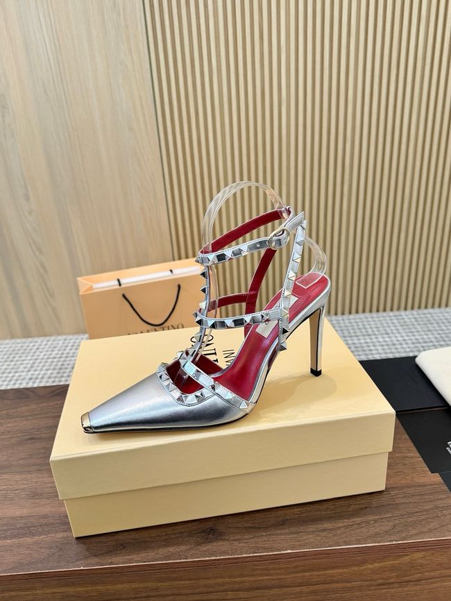 Valentino ROCKSTUD lambskin high heels 10cm 65053-5 Valentino ROCKSTUD lambskin high heels 10cm 65053-5