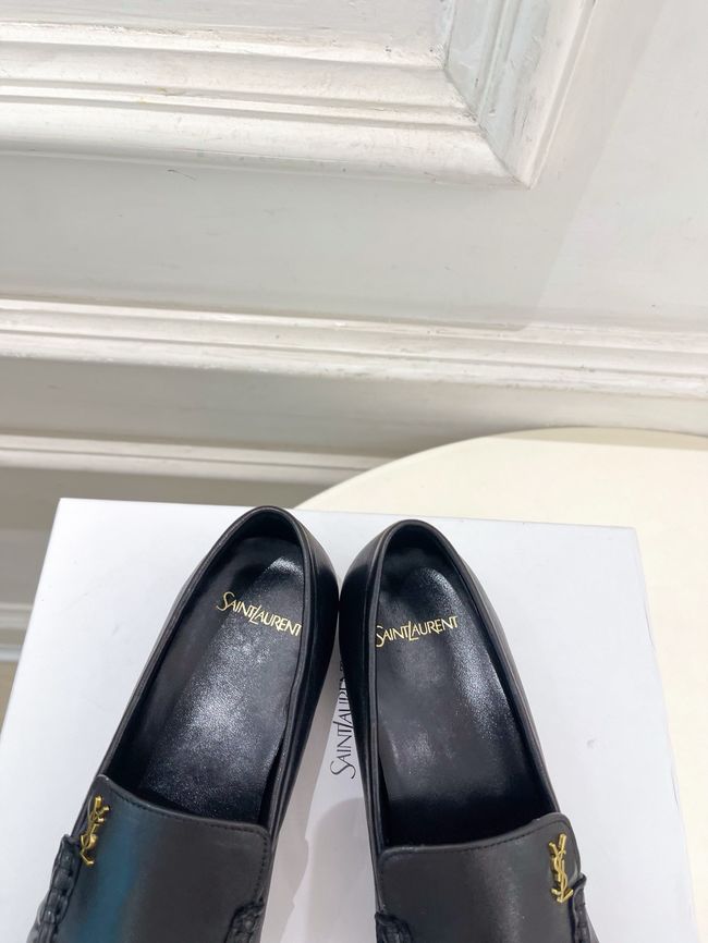 Yves saint Laurent LE LOAFER supple in shiny leather 818908-1 Yves saint Laurent LE LOAFER supple in shiny leather 818908-1
