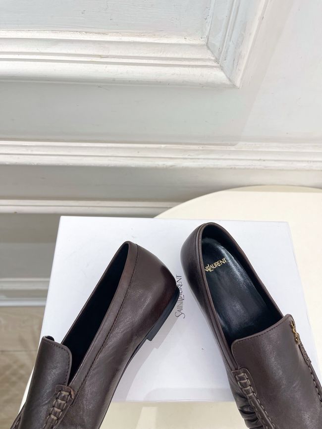 Yves saint Laurent LE LOAFER supple in shiny leather 818908-2 Yves saint Laurent LE LOAFER supple in shiny leather 818908-2