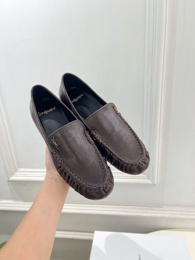 Yves saint Laurent LE LOAFER supple in shiny leather 818908-2 Yves saint Laurent LE LOAFER supple in shiny leather 818908-2