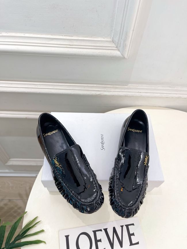 Yves saint Laurent LE LOAFER supple in shiny leather 818908-3 Yves saint Laurent LE LOAFER supple in shiny leather 818908-3