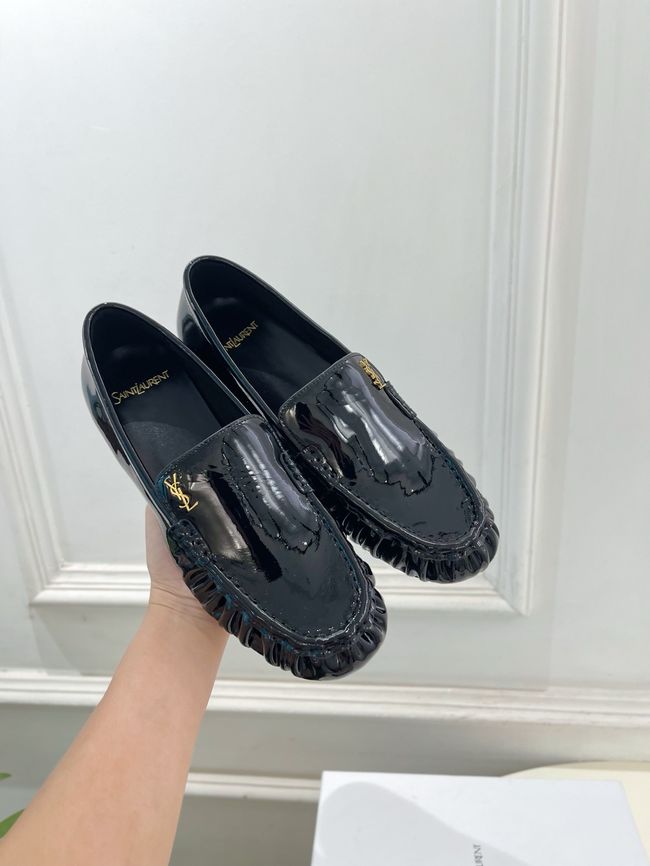 Yves saint Laurent LE LOAFER supple in shiny leather 818908-3 Yves saint Laurent LE LOAFER supple in shiny leather 818908-3