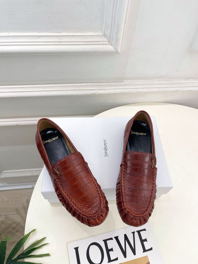 Yves saint Laurent LE LOAFER supple in shiny leather 818908-5 Yves saint Laurent LE LOAFER supple in shiny leather 818908-5