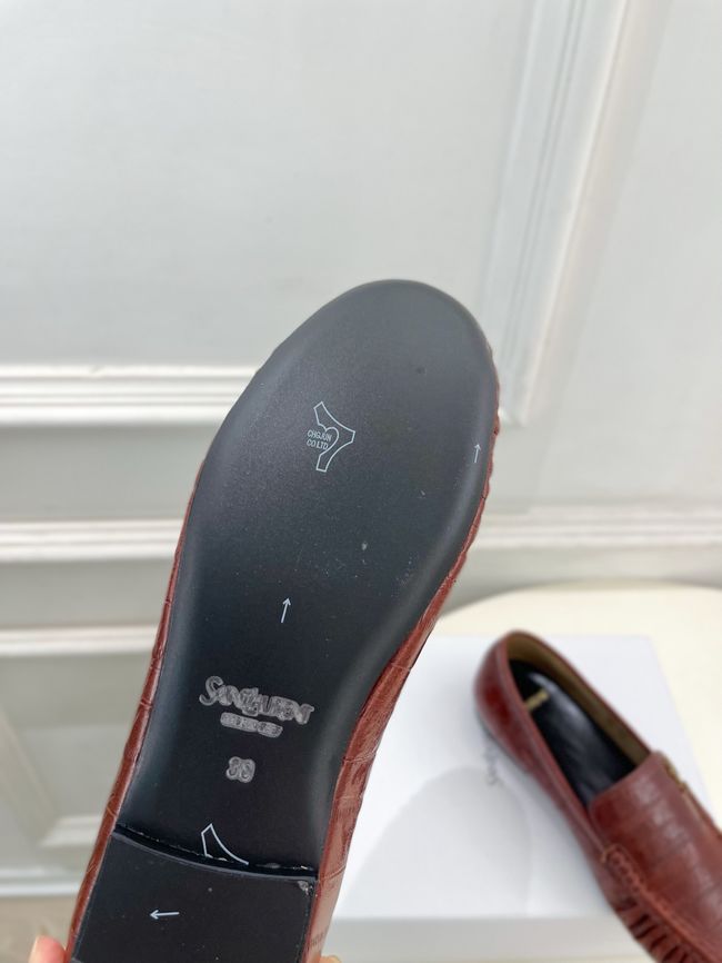 Yves saint Laurent LE LOAFER supple in shiny leather 818908-5 Yves saint Laurent LE LOAFER supple in shiny leather 818908-5