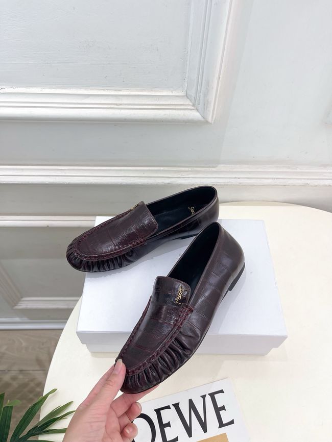 Yves saint Laurent LE LOAFER supple in shiny leather 818908-7 Yves saint Laurent LE LOAFER supple in shiny leather 818908-7