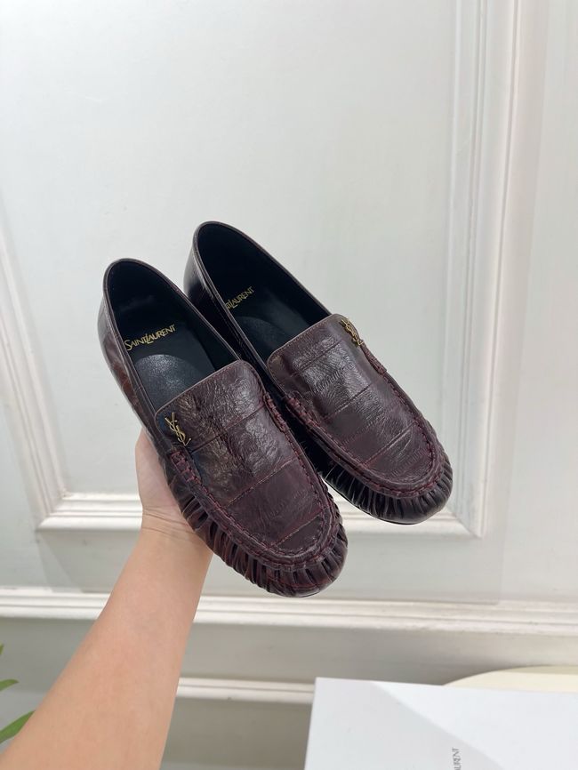 Yves saint Laurent LE LOAFER supple in shiny leather 818908-7 Yves saint Laurent LE LOAFER supple in shiny leather 818908-7