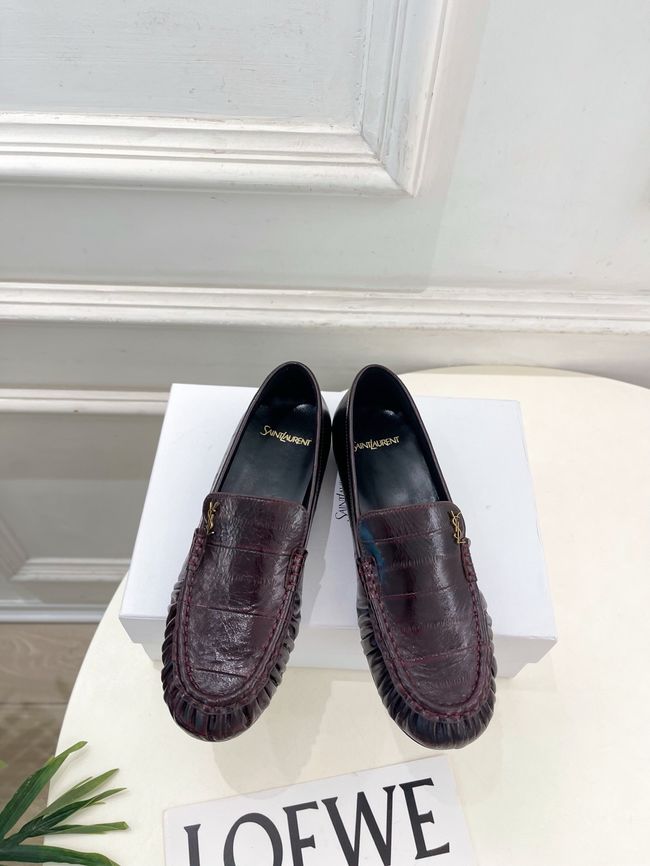 Yves saint Laurent LE LOAFER supple in shiny leather 818908-7 Yves saint Laurent LE LOAFER supple in shiny leather 818908-7
