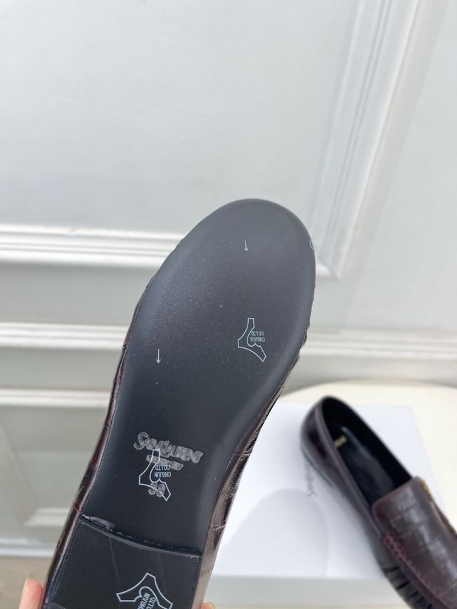 Yves saint Laurent LE LOAFER supple in shiny leather 818908-7 Yves saint Laurent LE LOAFER supple in shiny leather 818908-7
