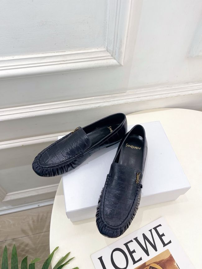 Yves saint Laurent LE LOAFER supple in shiny leather 818908-8 Yves saint Laurent LE LOAFER supple in shiny leather 818908-8