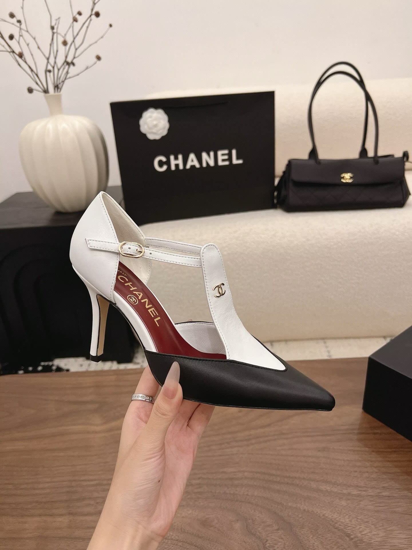 Chanel Lambskin Heels Shoes C30143 White&Black Chanel Lambskin Heels Shoes C30143 White&Black