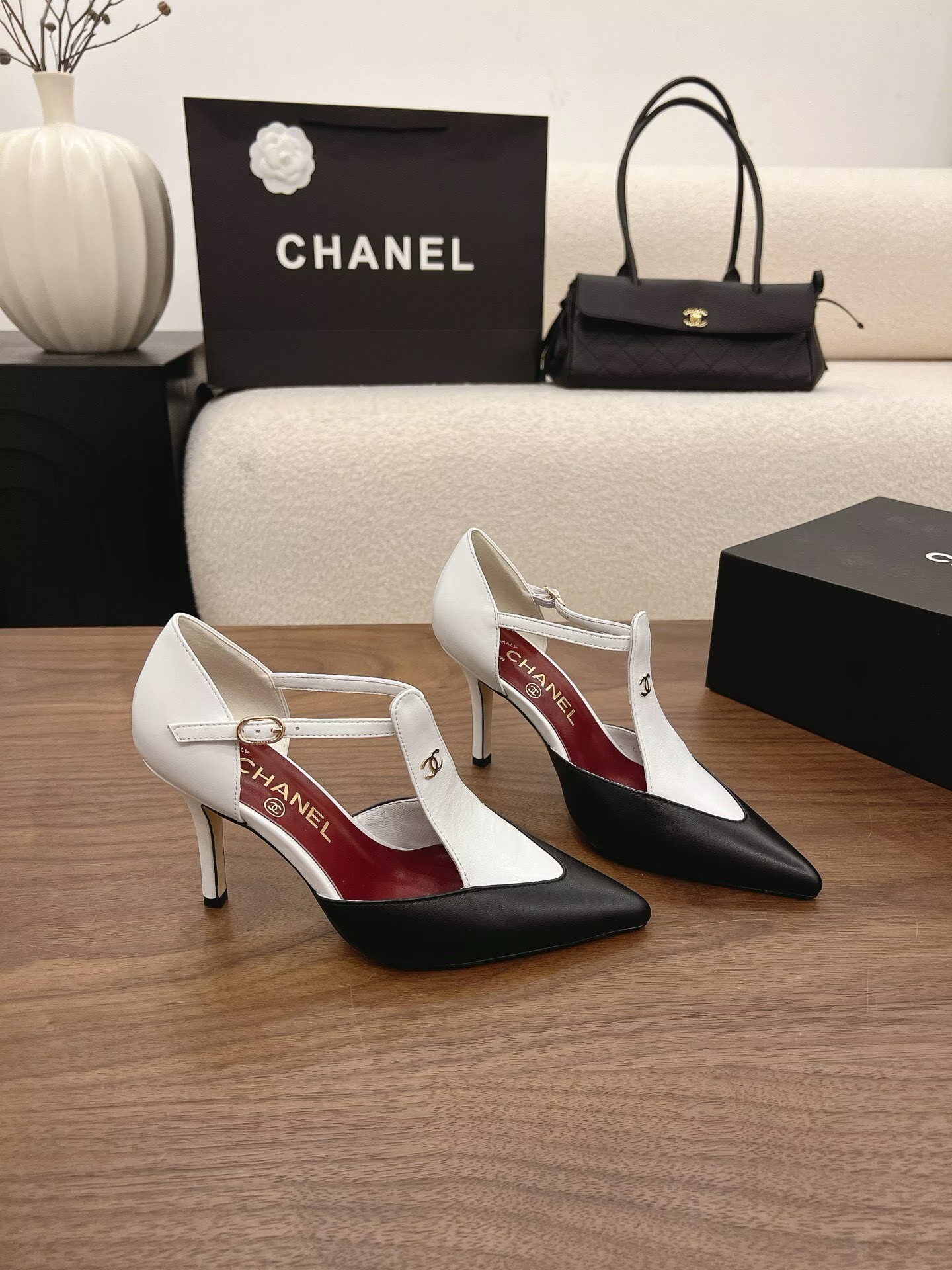Chanel Lambskin Heels Shoes C30143 White&Black Chanel Lambskin Heels Shoes C30143 White&Black