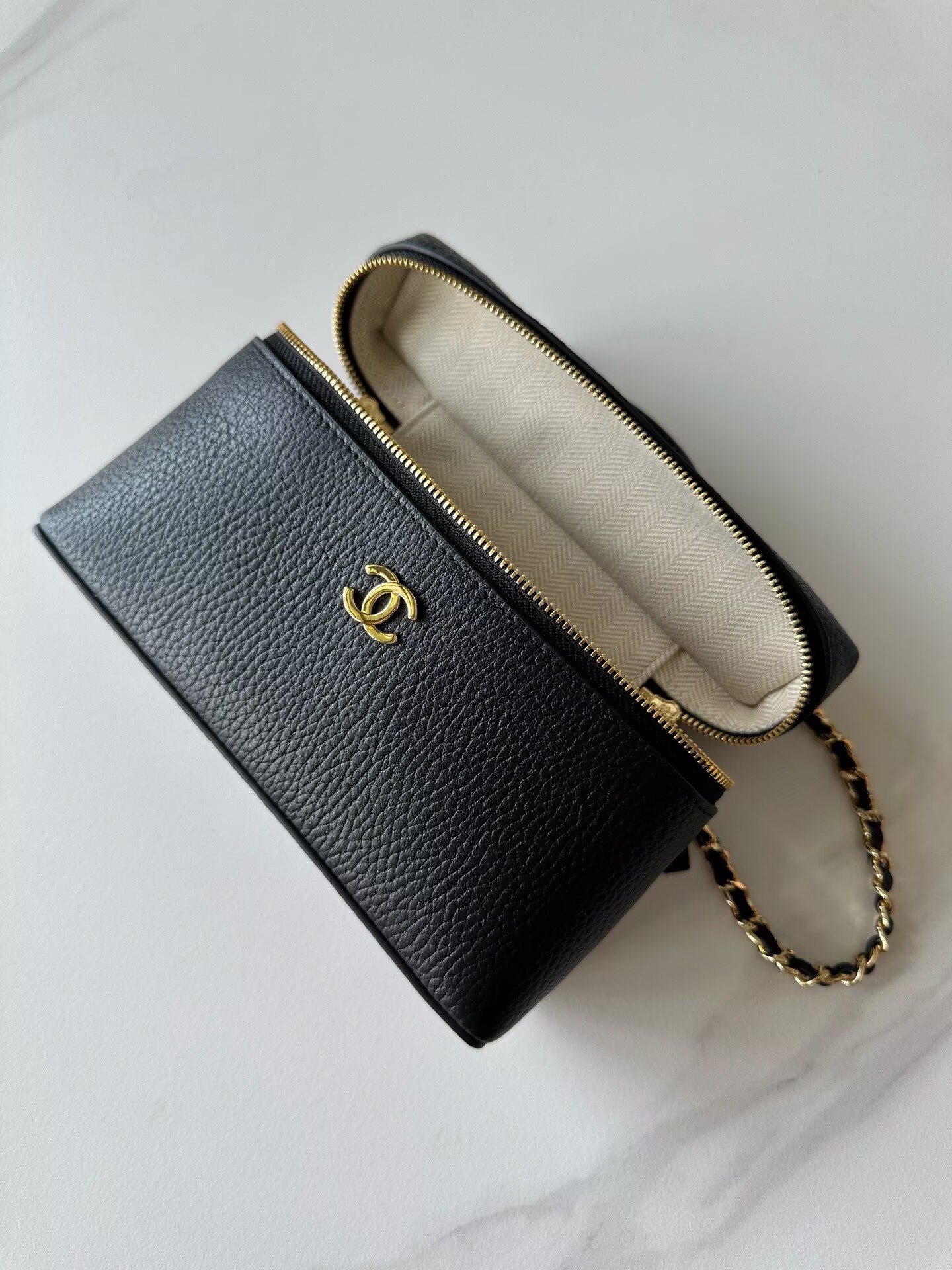 Chanel Vanity With Chain AP5346 Black Chanel Vanity With Chain AP5346 Black