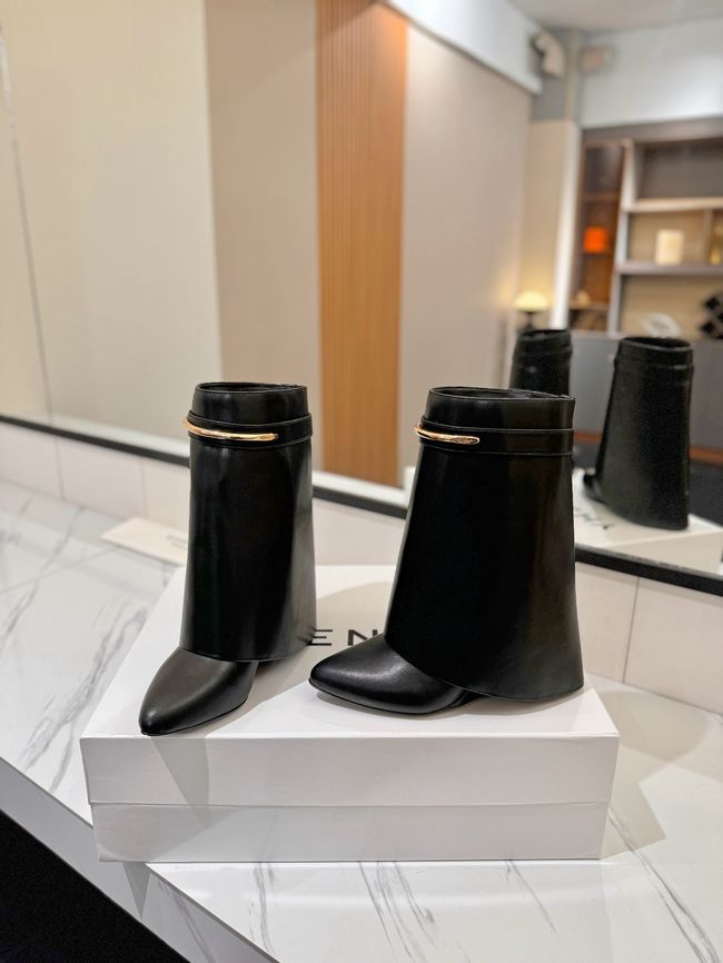 Givenchy Mid-Calf Boots Shiny Calfskin high heels 8.5CM 65260-2 Givenchy Mid-Calf Boots Shiny Calfskin high heels 8.5CM 65260-2