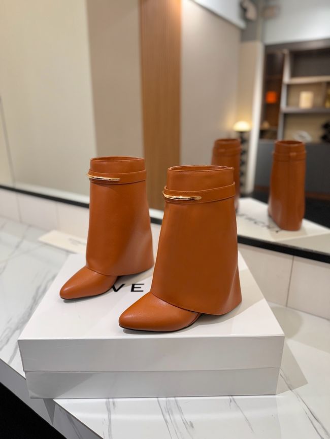 Givenchy Mid-Calf Boots Shiny Calfskin high heels 8.5CM 65260-6 Givenchy Mid-Calf Boots Shiny Calfskin high heels 8.5CM 65260-6