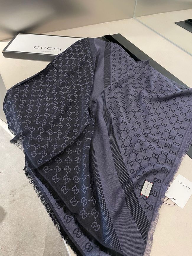 Gucci Shawl Wool Silk and Cotton 06389-1 Gucci Shawl Wool Silk and Cotton 06389-1