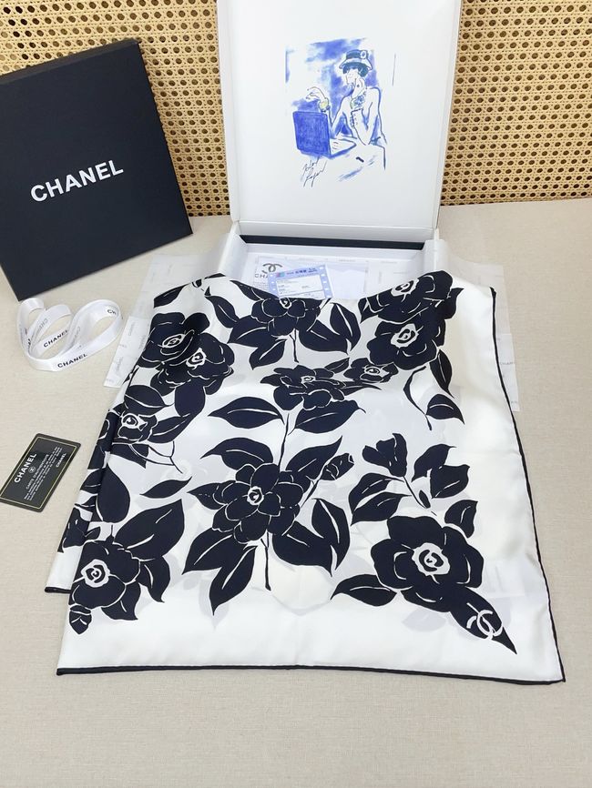 Chanel silk scarf B25987-1 Chanel silk scarf B25987-1