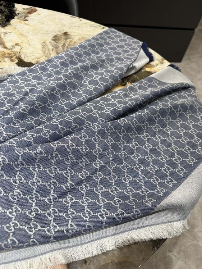Gucci Printed GG wool silk shawl 873730-1 Gucci Printed GG wool silk shawl 873730-1