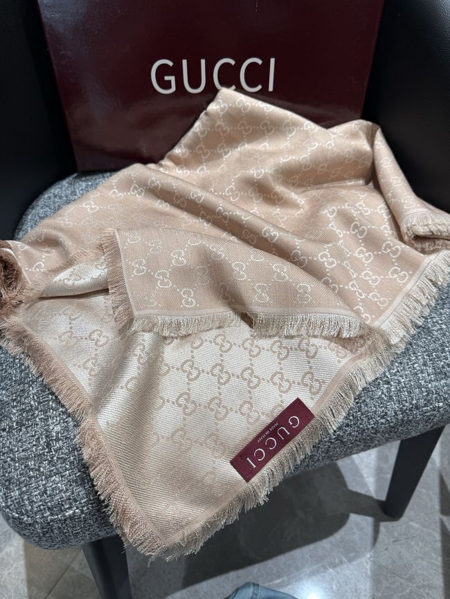 Gucci Printed GG wool silk shawl 873730-2 Gucci Printed GG wool silk shawl 873730-2