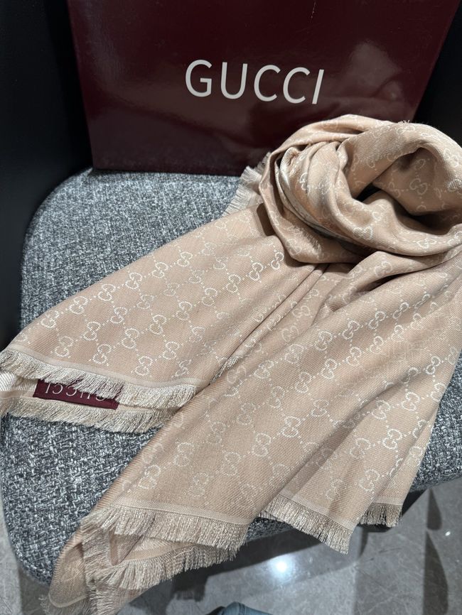 Gucci Printed GG wool silk shawl 873730-2 Gucci Printed GG wool silk shawl 873730-2