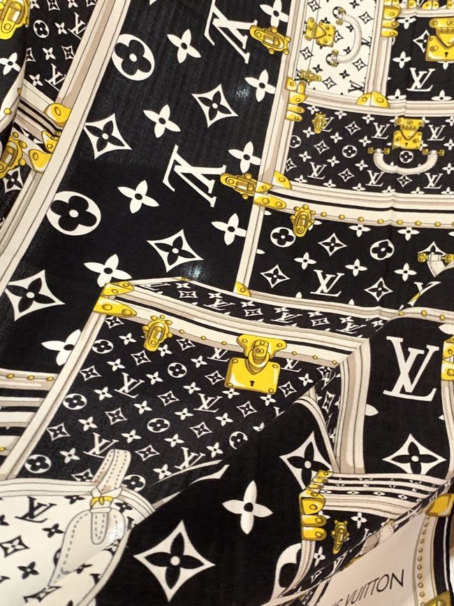 Louis Vuitton Monogram Shine Shawl M98771-2 Louis Vuitton Monogram Shine Shawl M98771-2