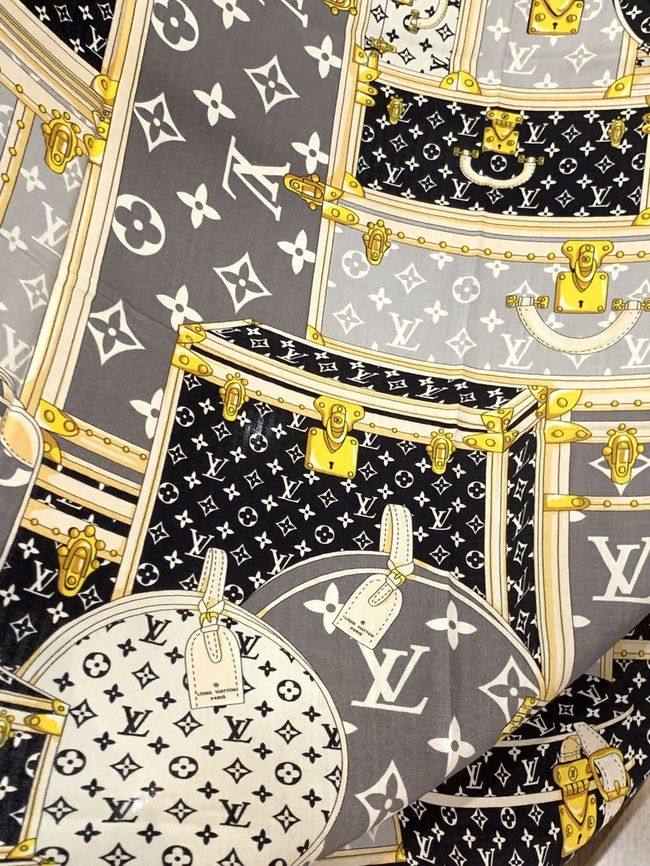 Louis Vuitton Monogram Shine Shawl M98771-3 Louis Vuitton Monogram Shine Shawl M98771-3
