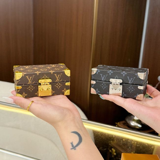Louis Vuitton Lipstick packet M01190-2 Louis Vuitton Lipstick packet M01190-2