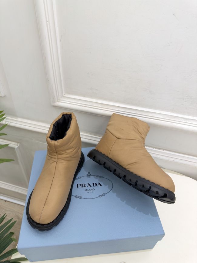 Prada Re-Nylon gabardine apres-ski boots 95396-1 Prada Re-Nylon gabardine apres-ski boots 95396-1