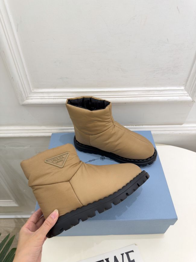 Prada Re-Nylon gabardine apres-ski boots 95396-1 Prada Re-Nylon gabardine apres-ski boots 95396-1