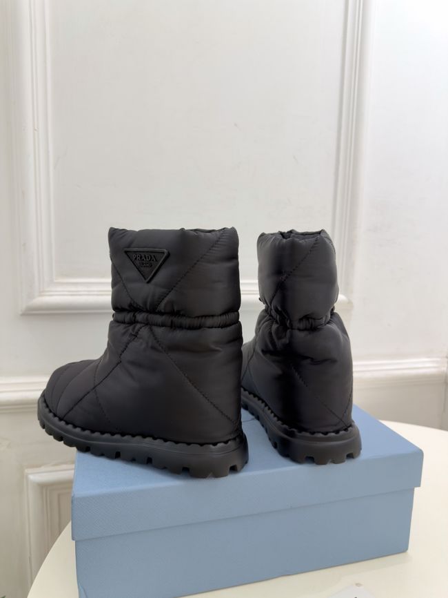 Prada Re-Nylon gabardine apres-ski boots 95397-2 Prada Re-Nylon gabardine apres-ski boots 95397-2