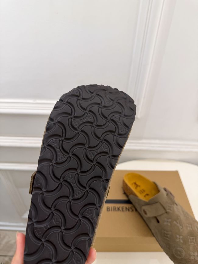 Louis Vuitton Cosy Comfort Clog 95499-4 Louis Vuitton Cosy Comfort Clog 95499-4