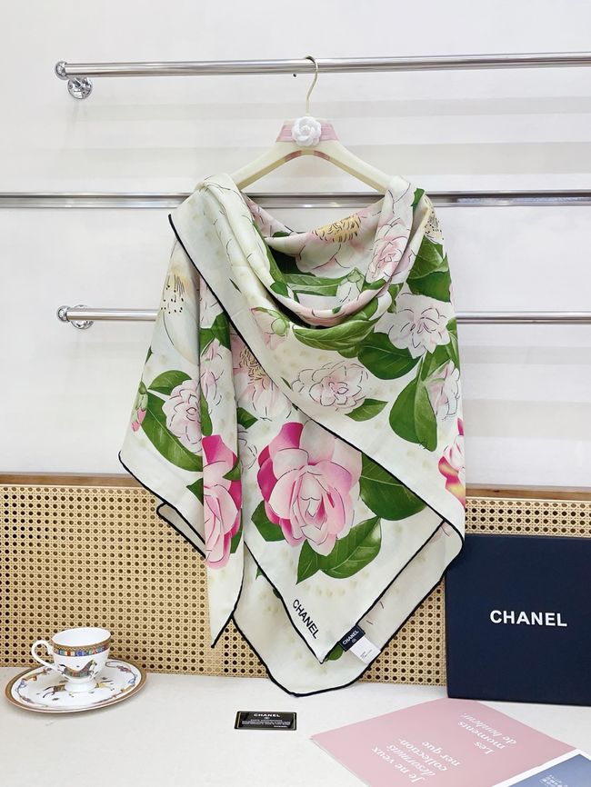 Chanel Wool and Silk Shawl AAC490-2