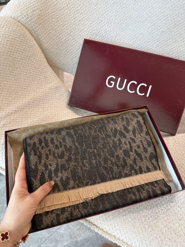 Gucci Reversible Cashmere scarf A005HK-1 Gucci Reversible Cashmere scarf A005HK-1