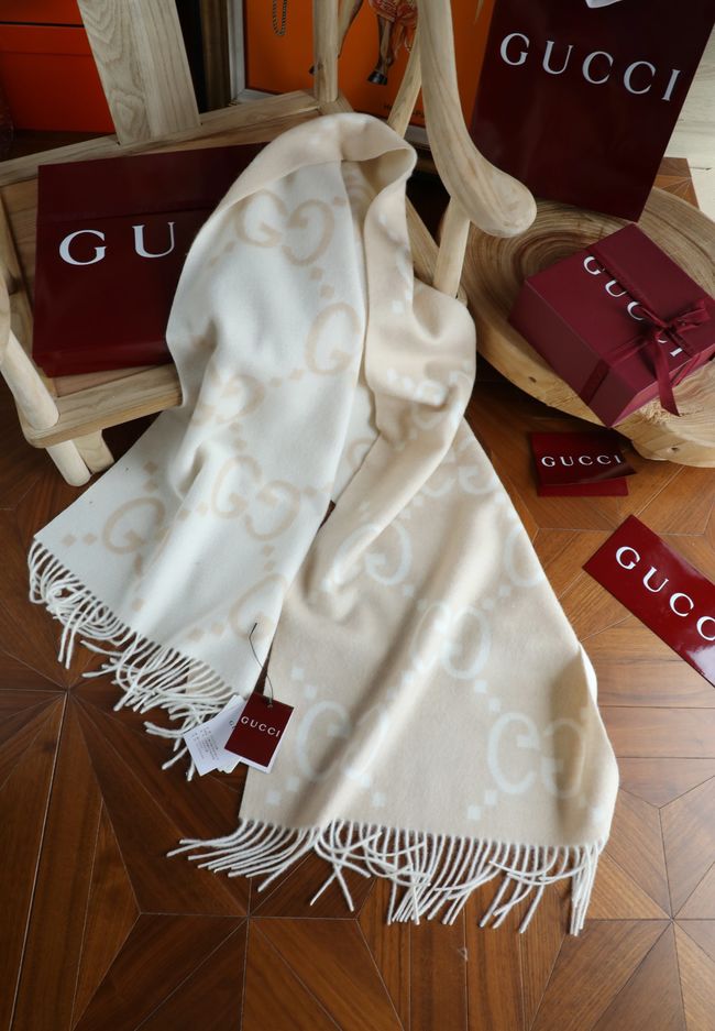 Gucci Reversible Cashmere scarf A006HK-2 Gucci Reversible Cashmere scarf A006HK-2