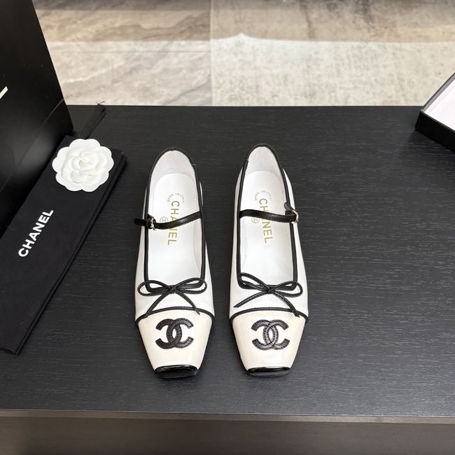 Chanel Mary Janes G47640-4