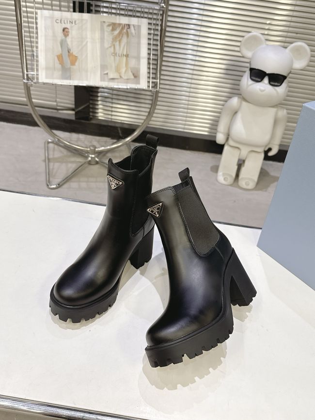 Prada Monolith brushed leather Chelsea boots G085-1