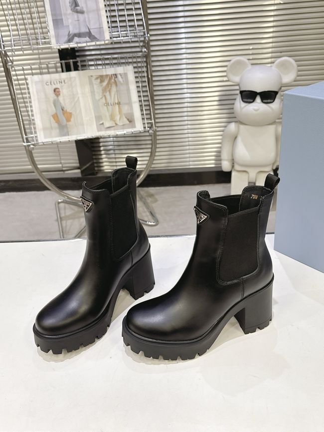 Prada Monolith brushed leather Chelsea boots G085-1