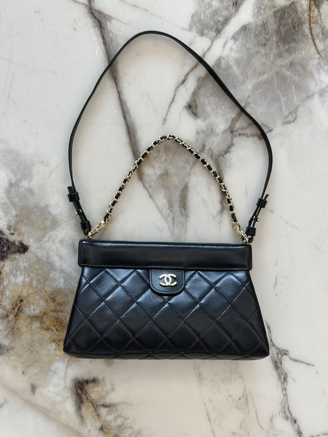Chanel Clutch with Chain AP5540 black Chanel Clutch with Chain AP5540 black