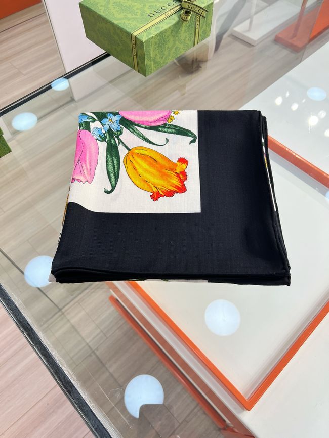 Gucci Wool and Silk Shawl A008HK-2 Gucci Wool and Silk Shawl A008HK-2