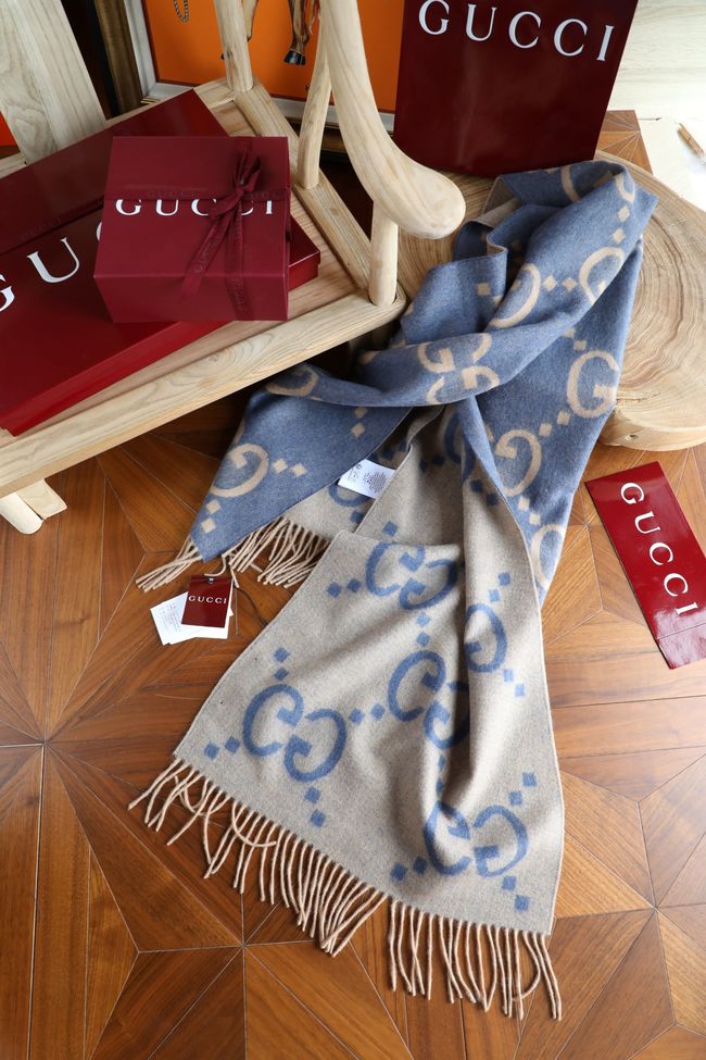 Gucci Reversible Cashmere scarf 777067-1 Gucci Reversible Cashmere scarf 777067-1