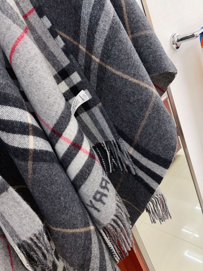 Burberry Cashmere cape BU0032-1 Burberry Cashmere cape BU0032-1